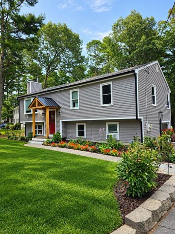 155 Hathaway St, Wareham, MA 02571
