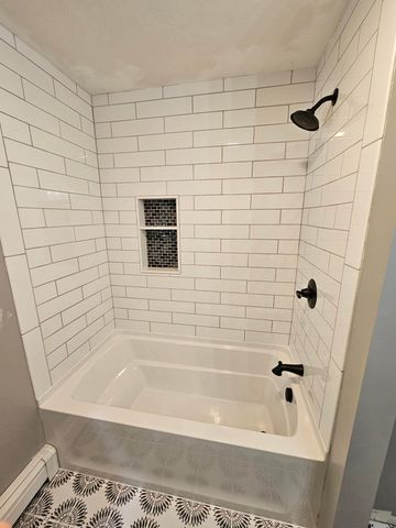 155 Hathaway St, Wareham, MA 02571