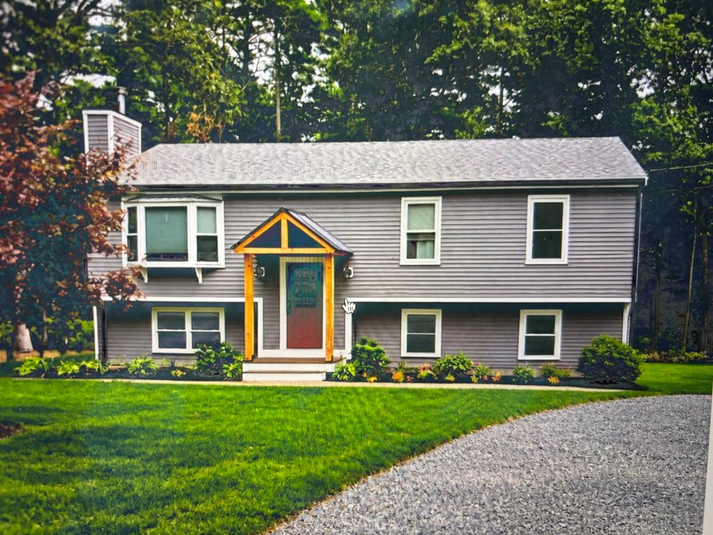 155 Hathaway St, Wareham, MA 02571