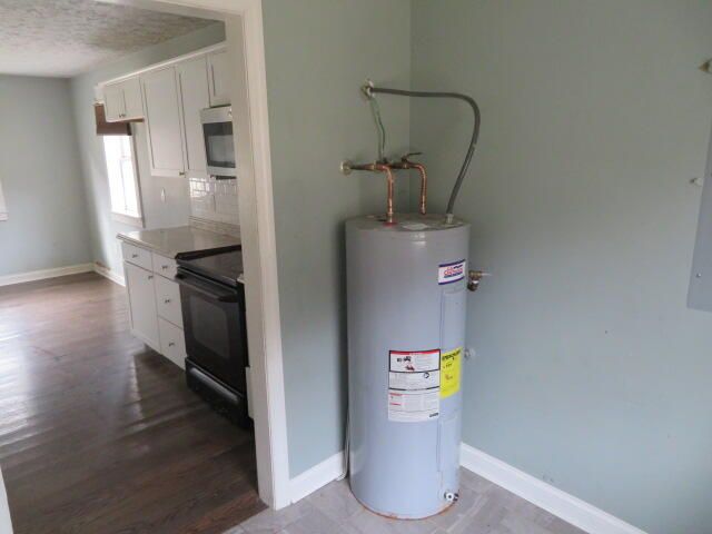 566 Lantern Way, Frenchburg, KY 40322