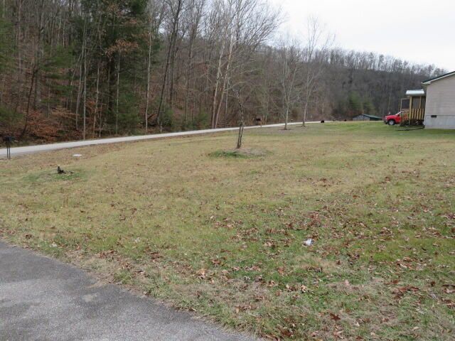 566 Lantern Way, Frenchburg, KY 40322