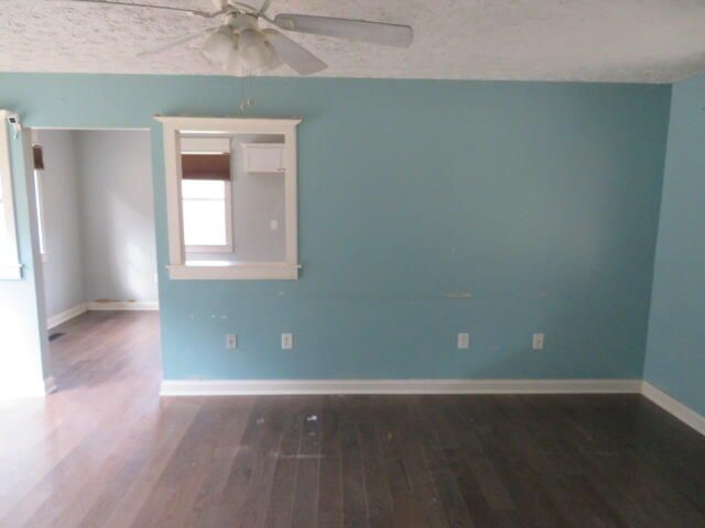 566 Lantern Way, Frenchburg, KY 40322