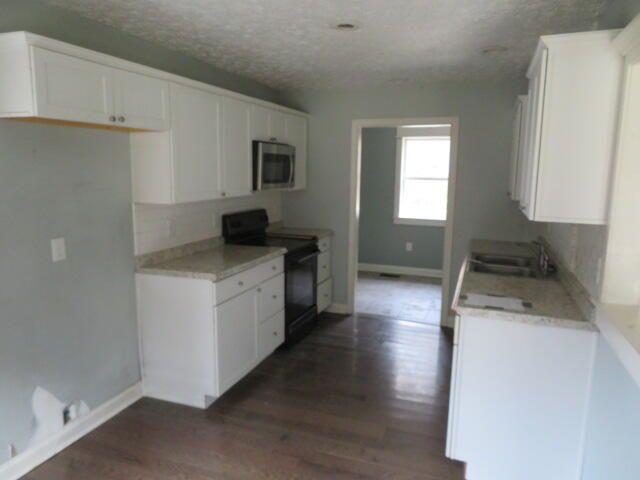 566 Lantern Way, Frenchburg, KY 40322