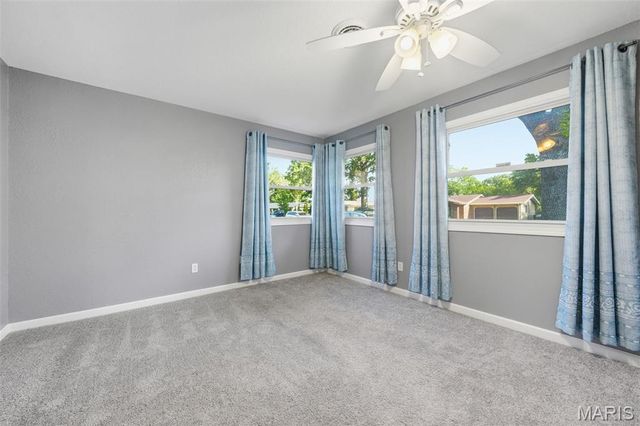 724 Caspian Lane, St Louis, MO 63125