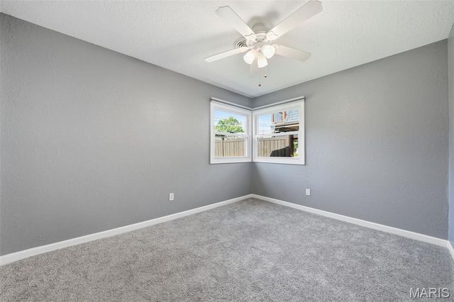 724 Caspian Lane, St Louis, MO 63125
