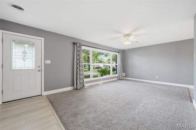 724 Caspian Lane, St Louis, MO 63125