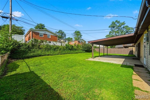 724 Caspian Lane, St Louis, MO 63125