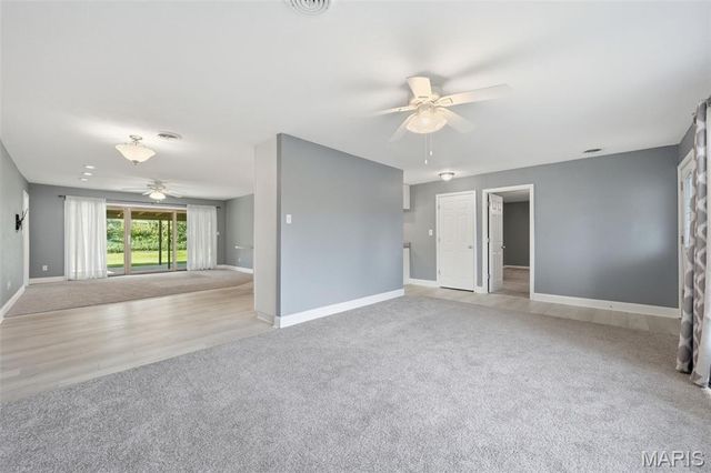 724 Caspian Lane, St Louis, MO 63125