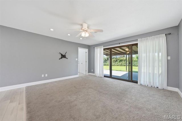 724 Caspian Lane, St Louis, MO 63125