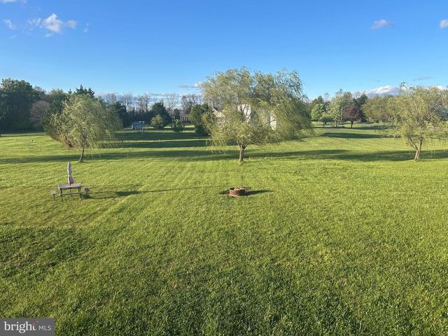 250 PAULAS CIR, Kearneysville, WV 25430