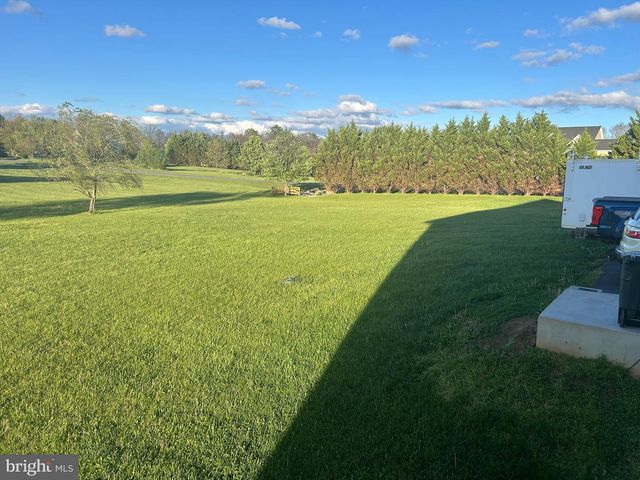 250 PAULAS CIR, Kearneysville, WV 25430