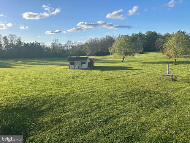 250 PAULAS CIR, Kearneysville, WV 25430