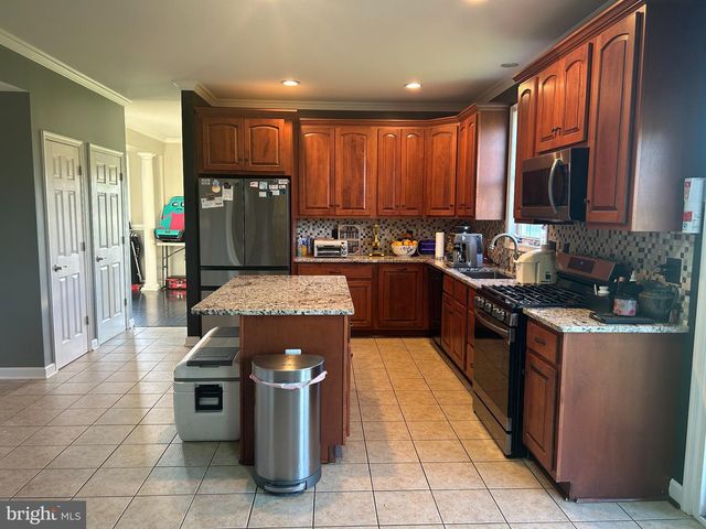 250 PAULAS CIR, Kearneysville, WV 25430