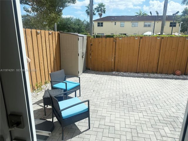 4106 NE 25th St, Homestead, FL 33033