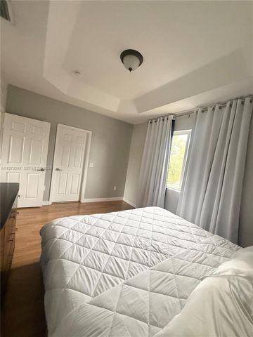 4106 NE 25th St, Homestead, FL 33033