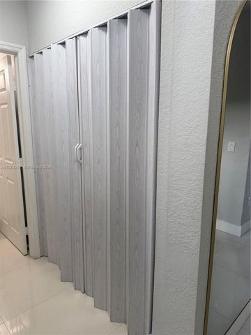 4106 NE 25th St, Homestead, FL 33033