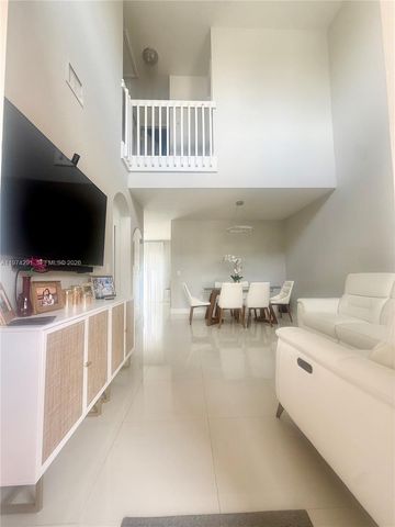 4106 NE 25th St, Homestead, FL 33033