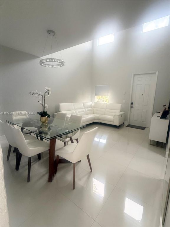 4106 NE 25th St, Homestead, FL 33033