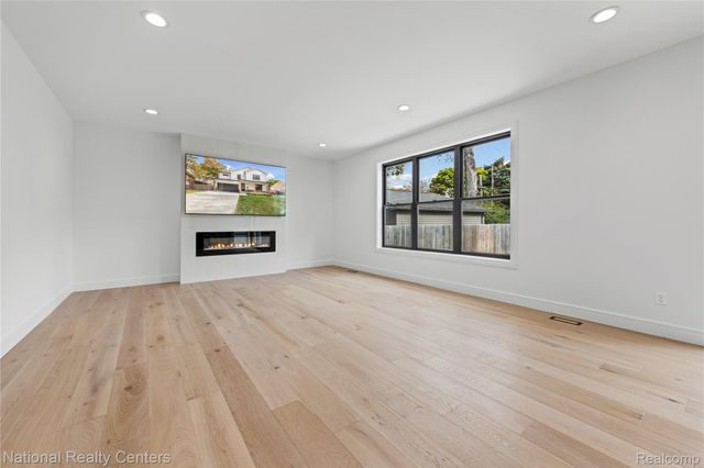 1517 McLean Avenue, Royal Oak, MI 48067