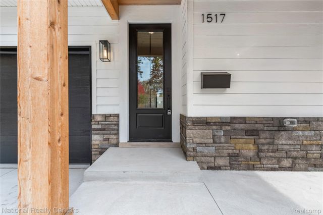 1517 McLean Avenue, Royal Oak, MI 48067