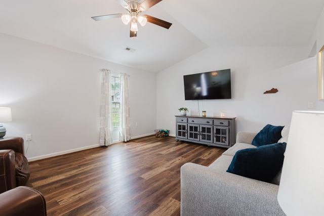 128 Max Cavnes Road, Danville, KY 40422
