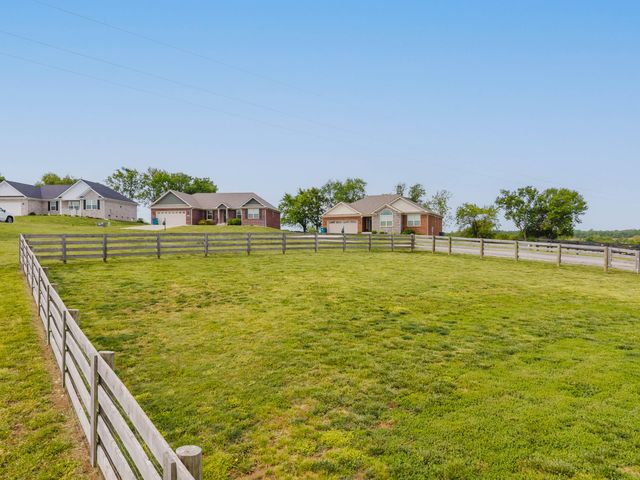 128 Max Cavnes Road, Danville, KY 40422
