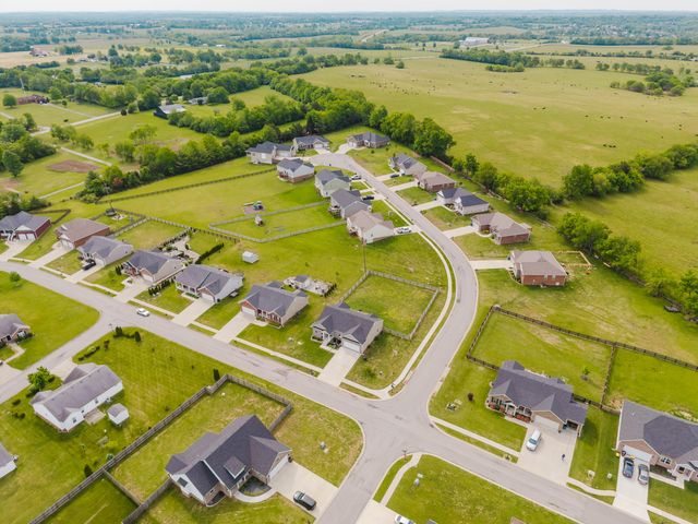 128 Max Cavnes Road, Danville, KY 40422