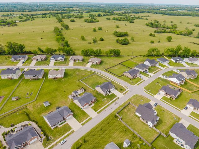 128 Max Cavnes Road, Danville, KY 40422
