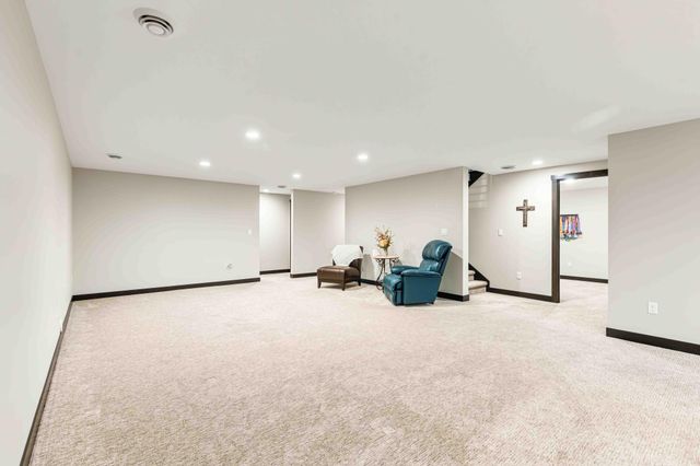 6669 55th Avenue S, Fargo, ND 58104