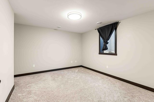 6669 55th Avenue S, Fargo, ND 58104