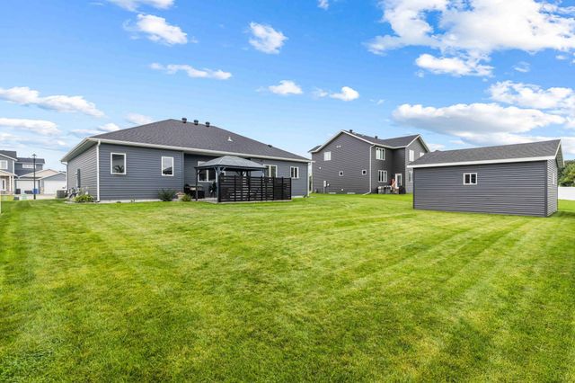 6669 55th Avenue S, Fargo, ND 58104