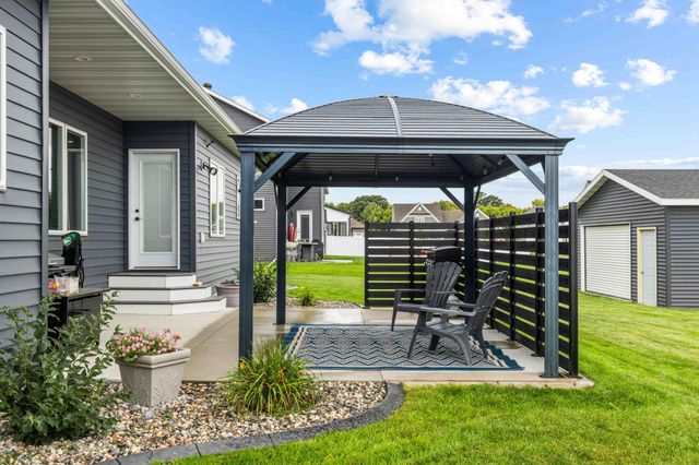 6669 55th Avenue S, Fargo, ND 58104