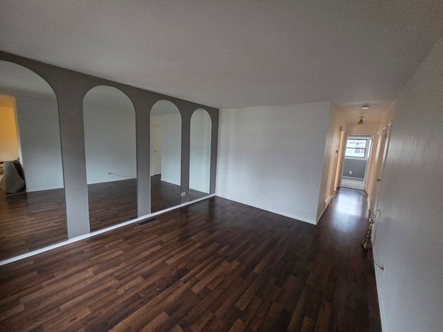 1514 Round Lake Drive, Round Lake Beach, IL 60073