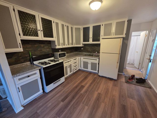 1514 Round Lake Drive, Round Lake Beach, IL 60073