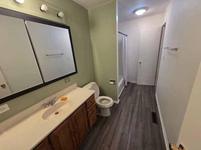 1514 Round Lake Drive, Round Lake Beach, IL 60073