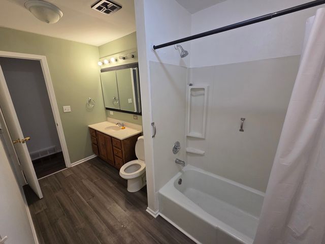 1514 Round Lake Drive, Round Lake Beach, IL 60073