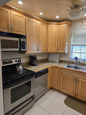 5126 Lakefront Boulevard D, Delray Beach, FL 33484