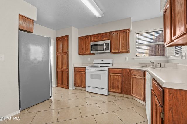 12101 Picasso Drive, El Paso, TX 79936