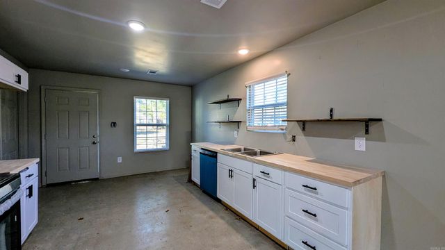 101 S Bernis Street, Brookland, AR 72417