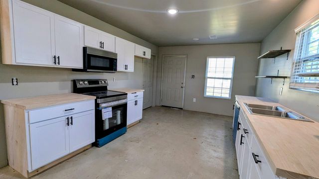 101 S Bernis Street, Brookland, AR 72417