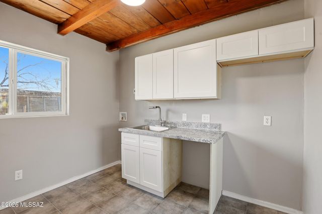 2758 N Montezuma Avenue, Tucson, AZ 85712