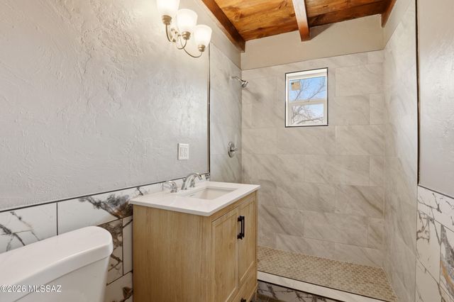 2758 N Montezuma Avenue, Tucson, AZ 85712