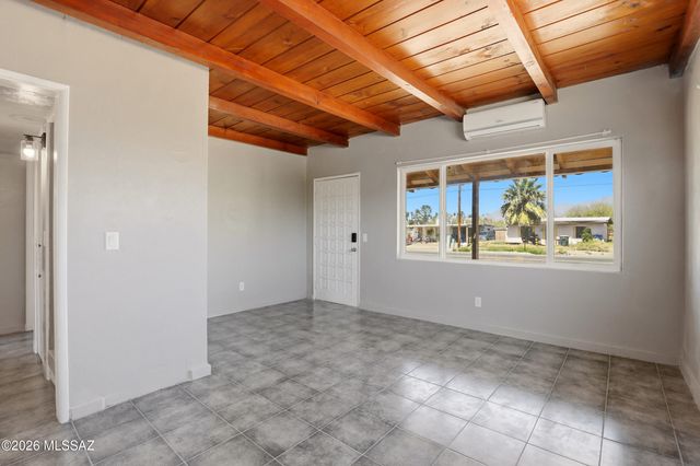 2758 N Montezuma Avenue, Tucson, AZ 85712