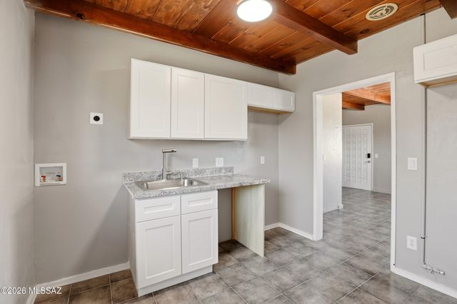 2758 N Montezuma Avenue, Tucson, AZ 85712