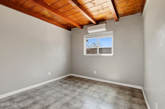 2758 N Montezuma Avenue, Tucson, AZ 85712