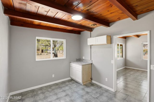 2758 N Montezuma Avenue, Tucson, AZ 85712