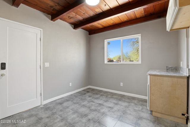 2758 N Montezuma Avenue, Tucson, AZ 85712