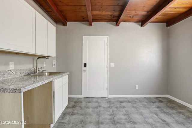 2758 N Montezuma Avenue, Tucson, AZ 85712