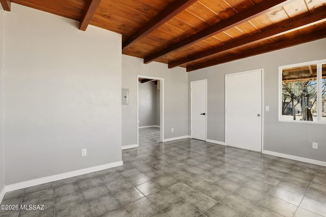 2758 N Montezuma Avenue, Tucson, AZ 85712