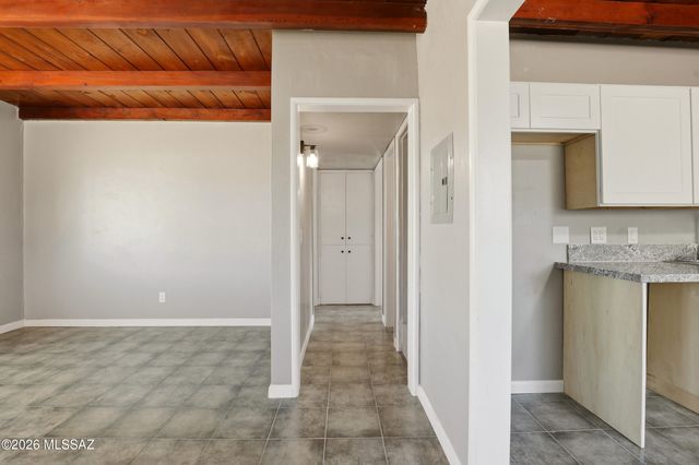 2758 N Montezuma Avenue, Tucson, AZ 85712